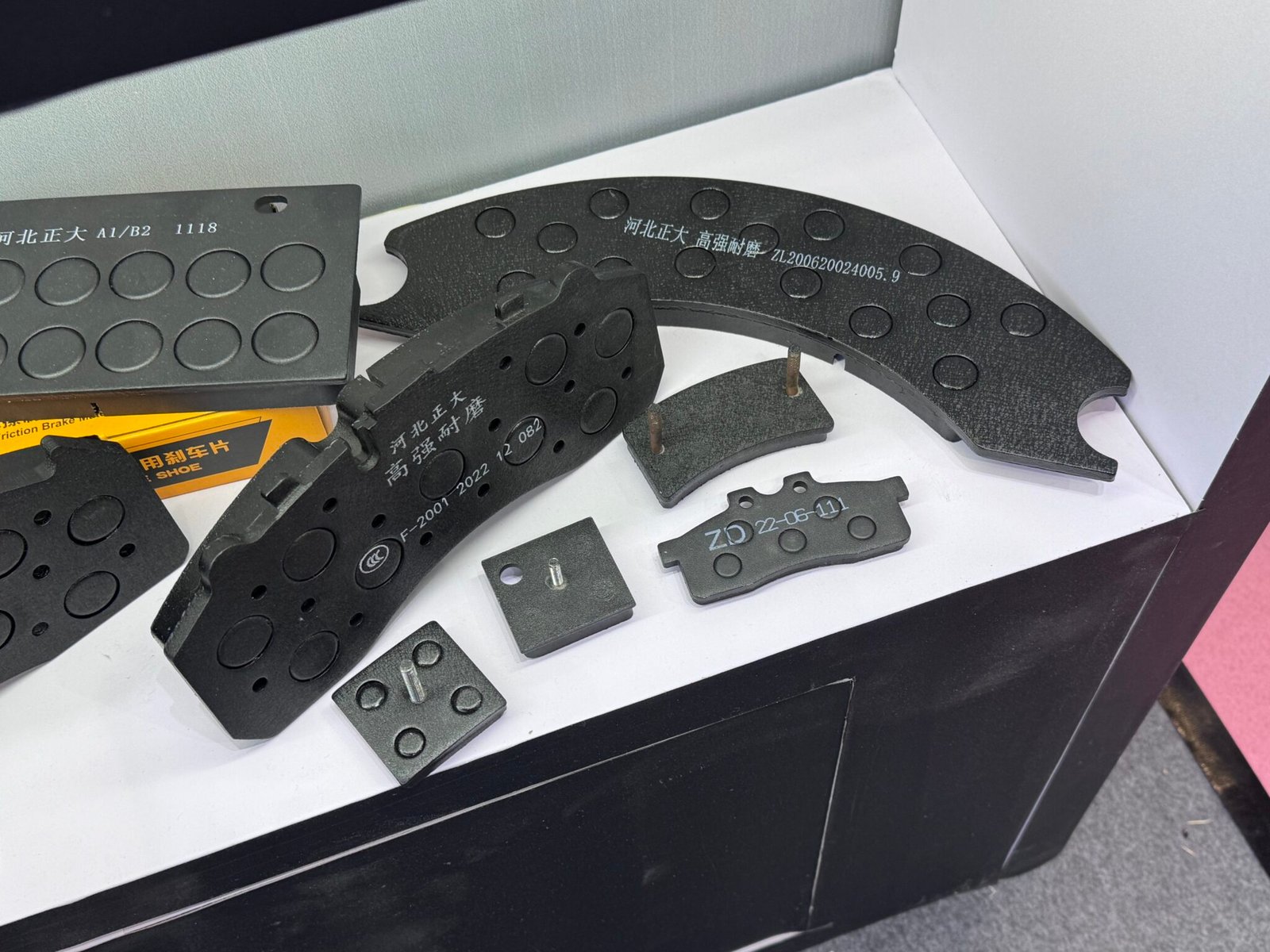 KingSave heavy-duty truck brake pads